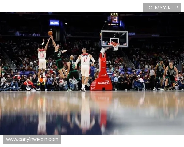 普尔替补高效输出十投四中罚球稳健16分6助攻引领节奏赛场表现